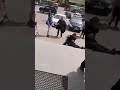 Atak nożownika w Busku-Zdroju. Dwa razy dźgnął policjanta w plecy 18.05.19 wideo